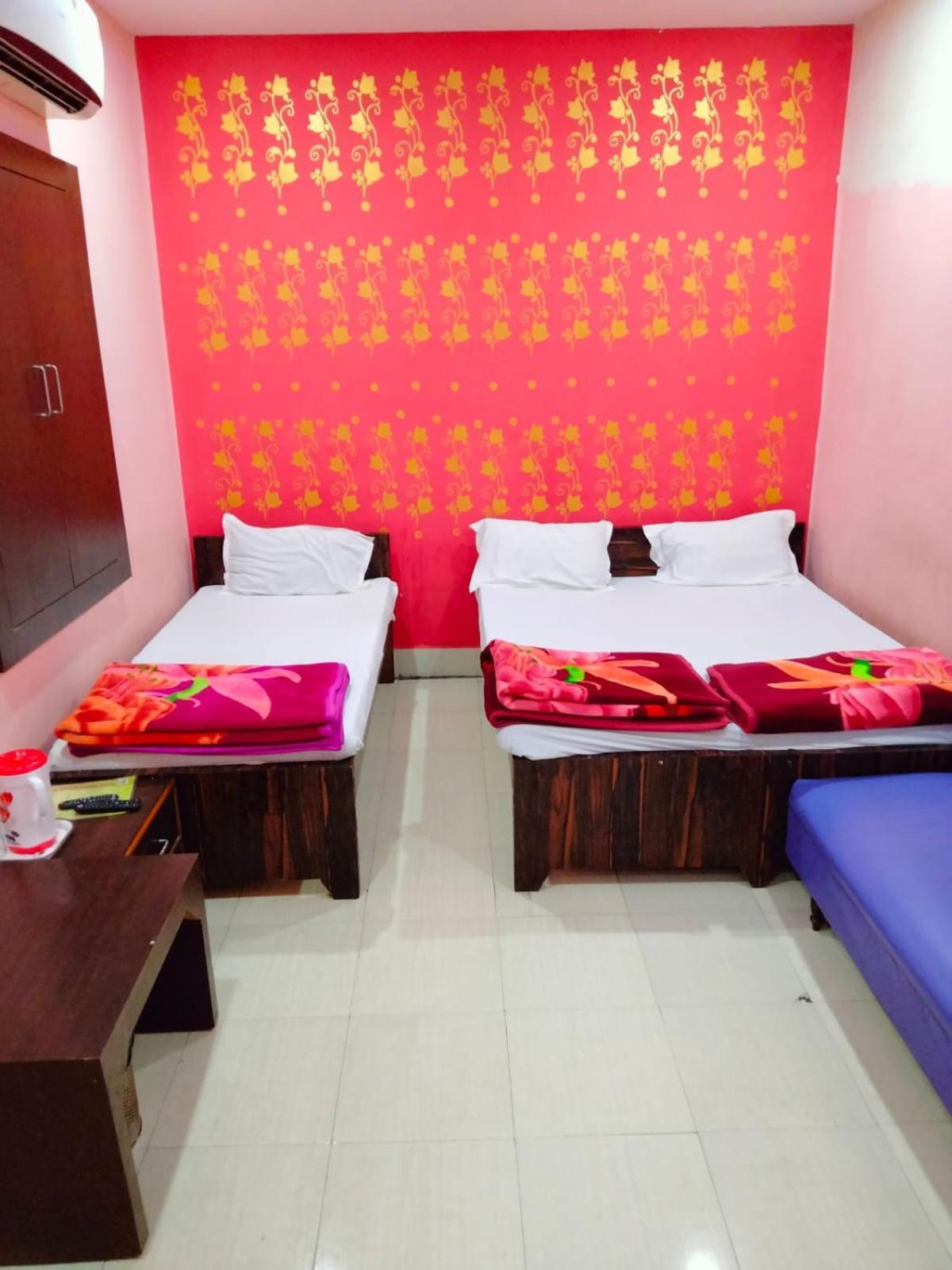 Hotel Atithi Galaxy كانبور المظهر الخارجي الصورة